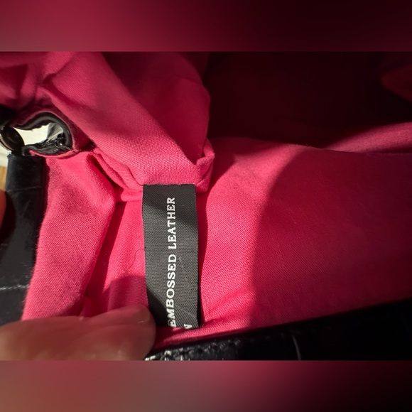 Unique Vintage Sleek Black Crocodile-Embossed Hand  Bag - Picture 11 of 14